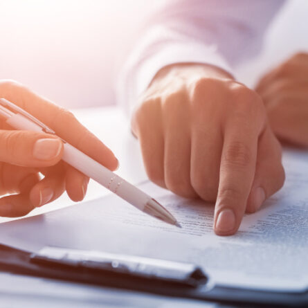 Confira como fazer um contrato de transporte de forma eficiente